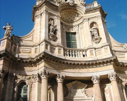 Discover the art and beauty of Catania, just minutes from Hotel Santa Caterina, 4 stars in Acireale!